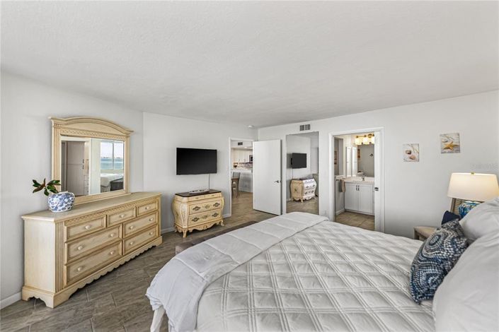 Image No.48-2 Bed Property for sale