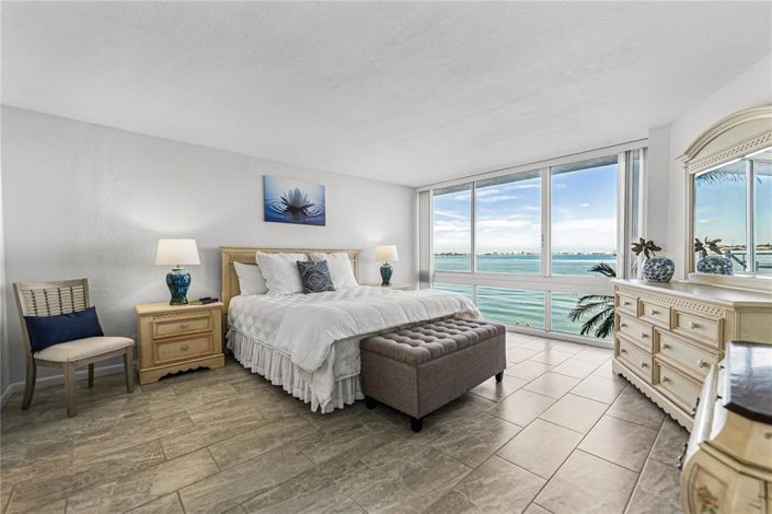 Image No.7-2 Bed Property for sale