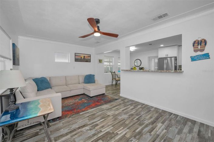 Image No.19-3 Bed Property for sale