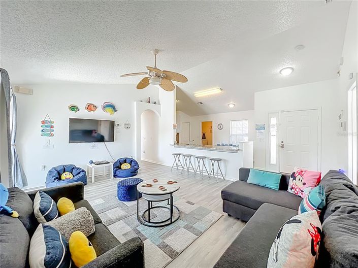 Image No.27-3 Bed Property for sale