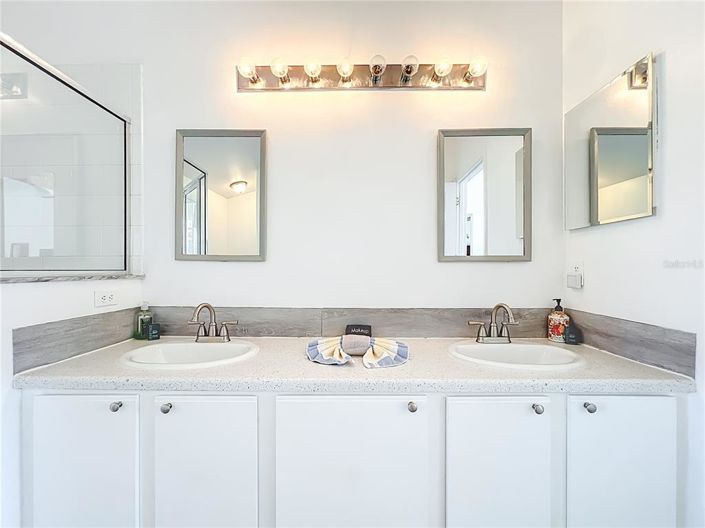 Image No.34-3 Bed Property for sale