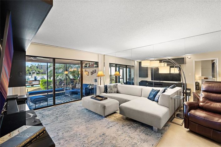 Image No.10-2 Bed Property for sale