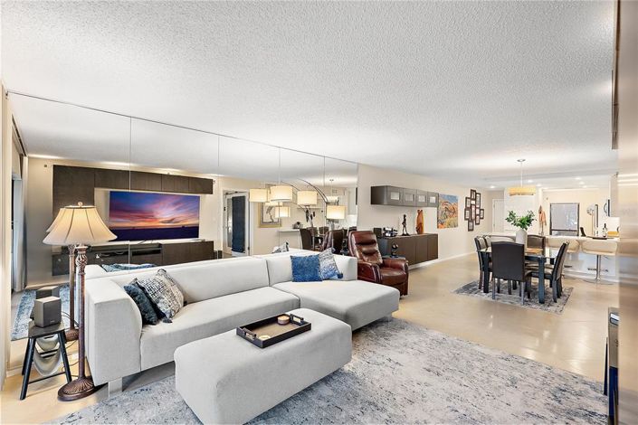 Image No.12-2 Bed Property for sale