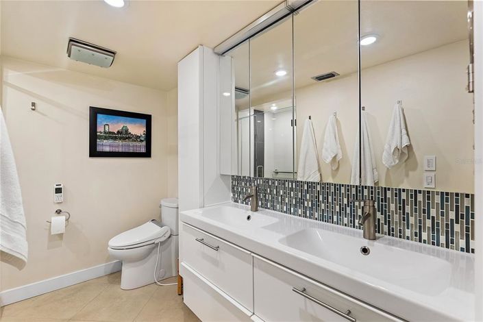 Image No.17-2 Bed Property for sale