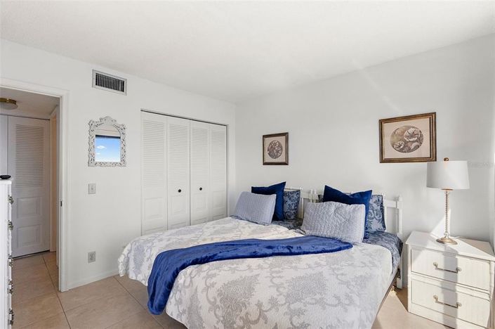 Image No.19-2 Bed Property for sale