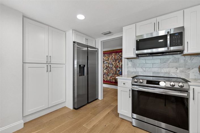 Image No.12-2 Bed Property for sale