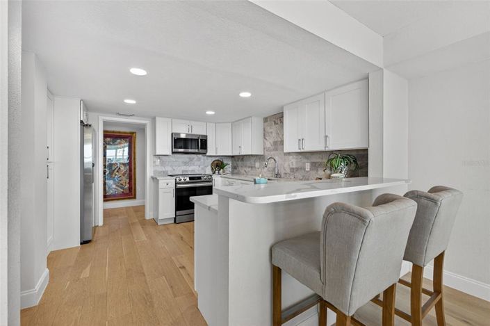 Image No.15-2 Bed Property for sale