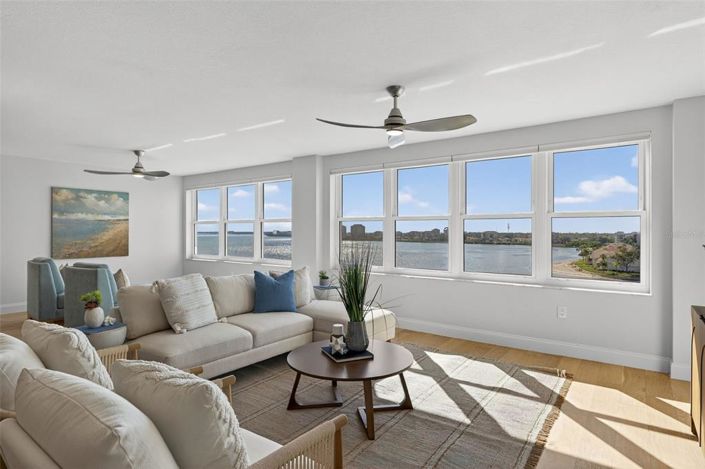 Image No.21-2 Bed Property for sale