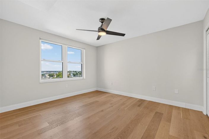 Image No.33-2 Bed Property for sale