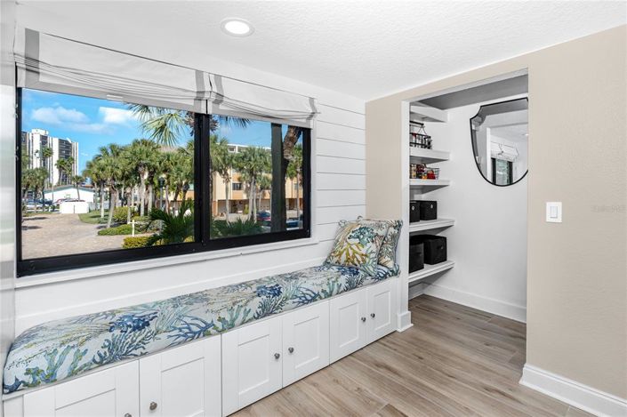 Image No.17-2 Bed Townhouse for sale