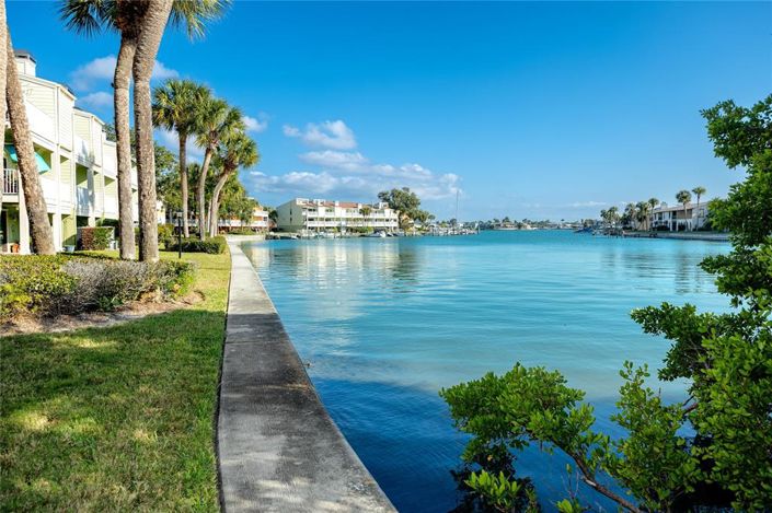 Image No.38-2 Bed Townhouse for sale