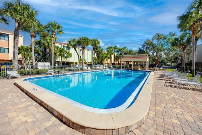 Image No.40-2 Bed Townhouse for sale