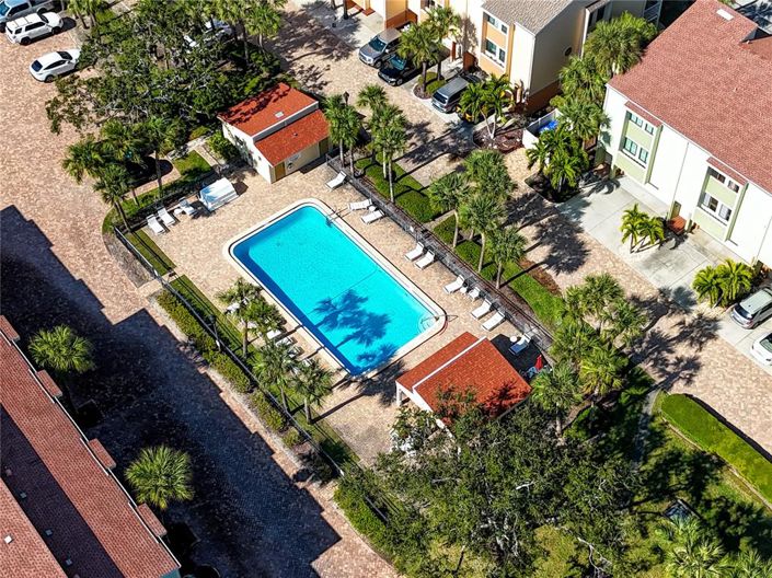 Image No.50-2 Bed Townhouse for sale