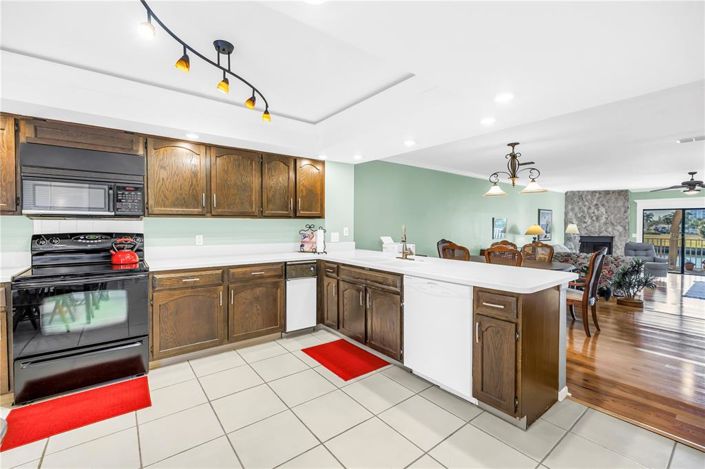 Image No.20-2 Bed Townhouse for sale