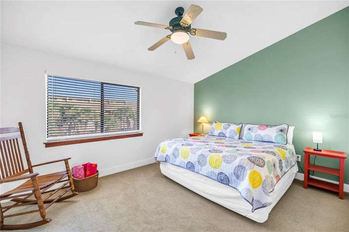 Image No.37-2 Bed Townhouse for sale