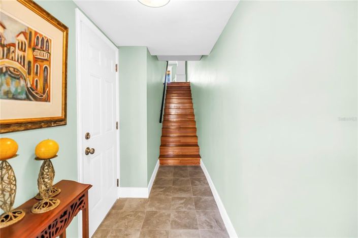 Image No.9-2 Bed Townhouse for sale