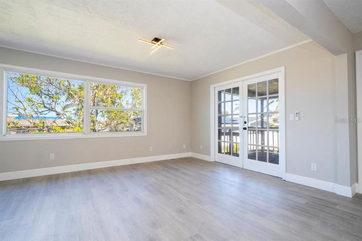 Image No.20-3 Bed Property for sale