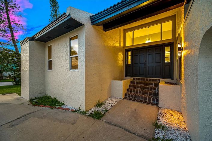 Image No.3-3 Bed Property for sale