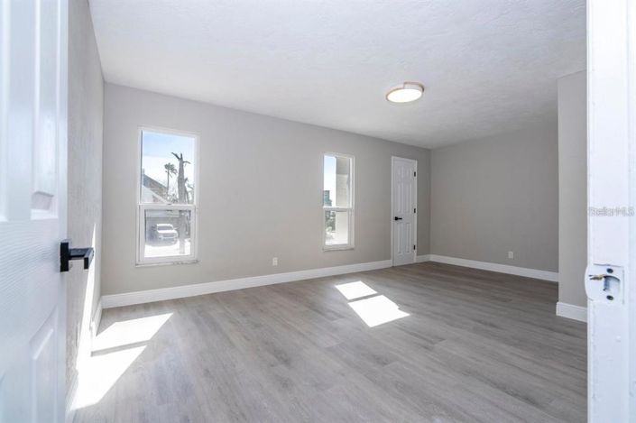 Image No.30-3 Bed Property for sale