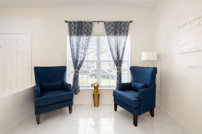 Image No.10-5 Bed Property for sale