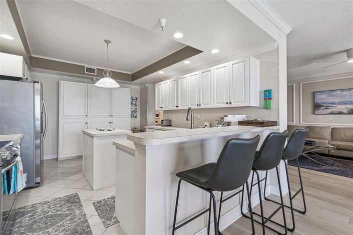 Image No.10-2 Bed Property for sale