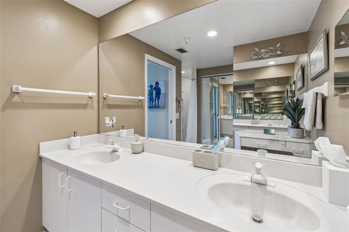 Image No.14-2 Bed Property for sale