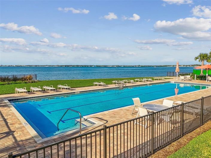 Image No.22-2 Bed Property for sale