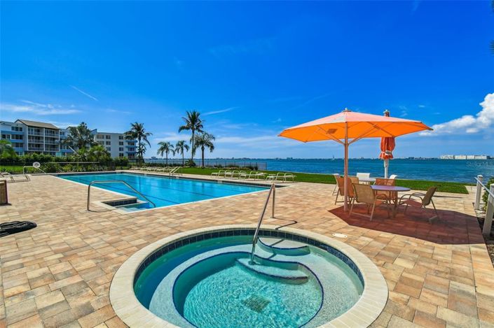 Image No.32-2 Bed Property for sale