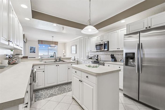 Image No.9-2 Bed Property for sale