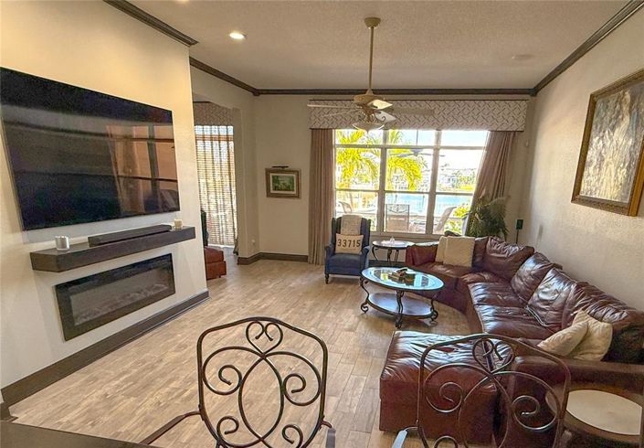 Image No.14-4 Bed Townhouse for sale