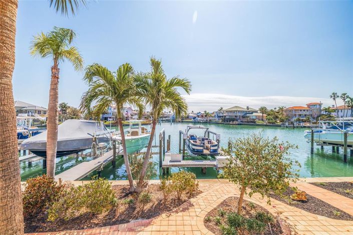 Image No.21-4 Bed Townhouse for sale