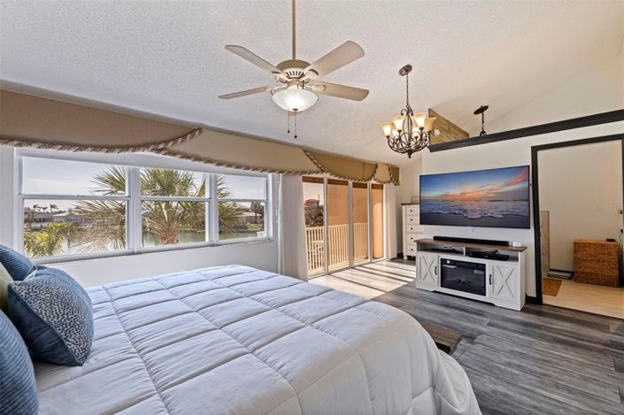 Image No.24-4 Bed Townhouse for sale