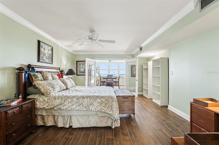 Image No.12-2 Bed Property for sale