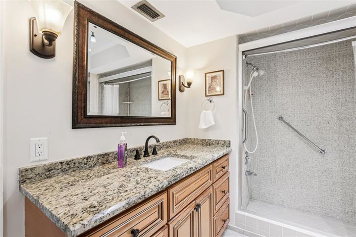 Image No.15-2 Bed Property for sale