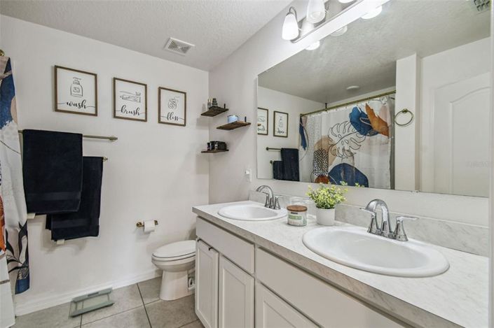 Image No.24-5 Bed Property for sale