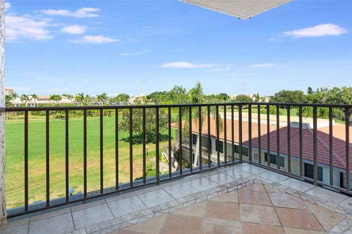 Image No.9-1 Bed Property for sale