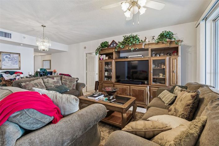 Image No.11-2 Bed Property for sale