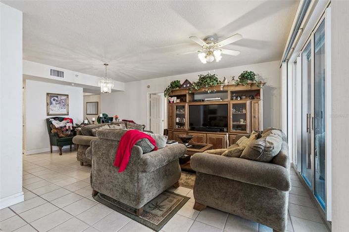 Image No.12-2 Bed Property for sale