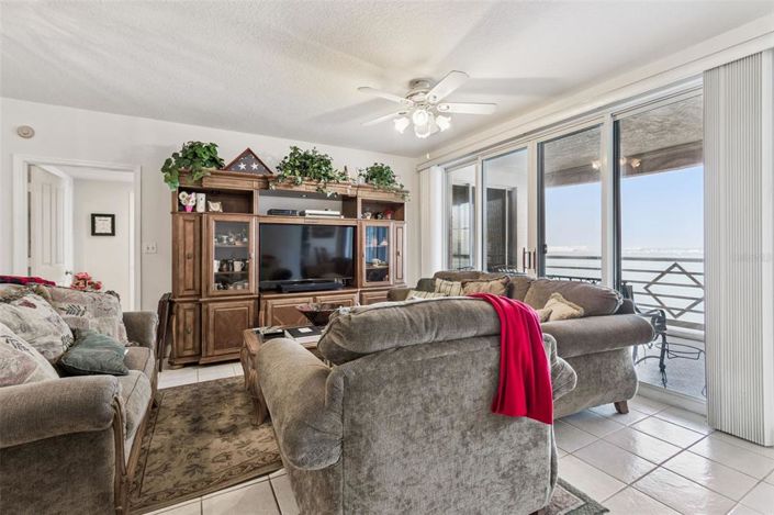 Image No.13-2 Bed Property for sale