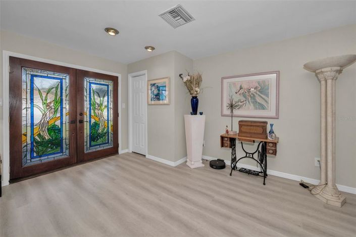 Image No.10-3 Bed Property for sale