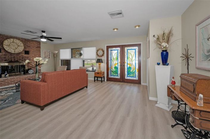 Image No.12-3 Bed Property for sale