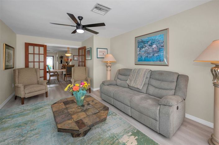 Image No.28-3 Bed Property for sale