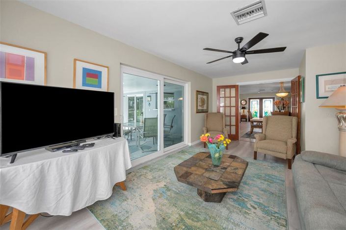 Image No.29-3 Bed Property for sale