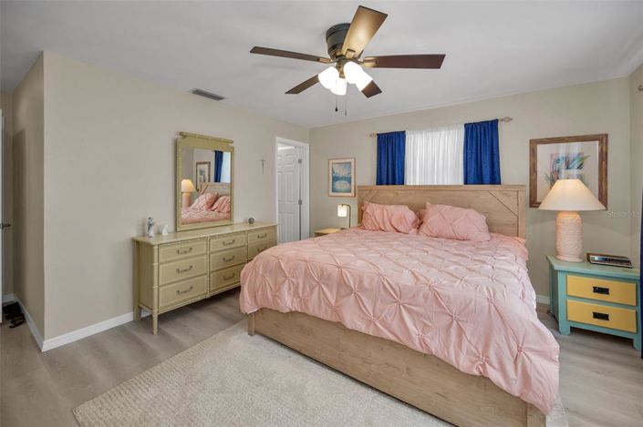 Image No.31-3 Bed Property for sale