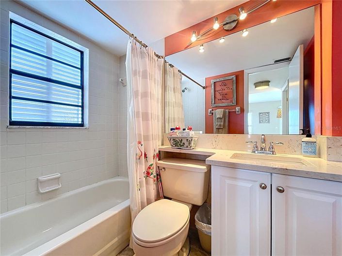 Image No.12-3 Bed Property for sale