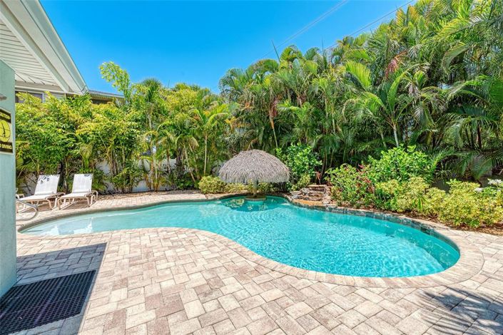 Image No.33-2 Bed Property for sale