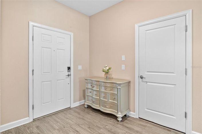 Image No.4-4 Bed Property for sale