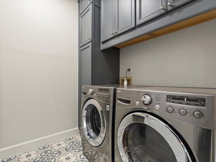 Image No.27-3 Bed Property for sale