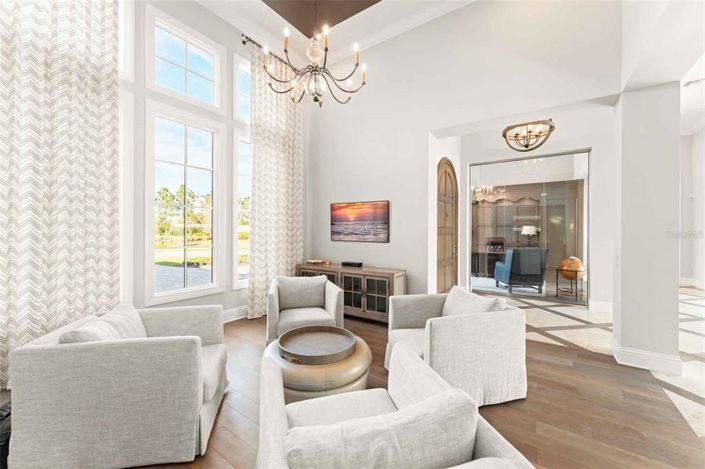 Image No.10-5 Bed Property for sale