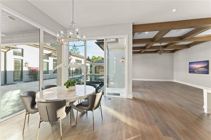 Image No.15-5 Bed Property for sale